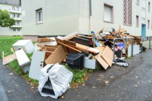 Müll von einer Entrümpelung einer Wohnung